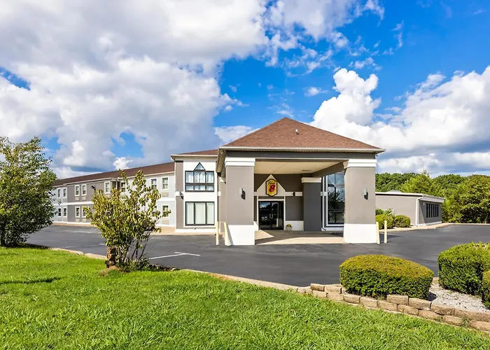 Super 8 By Wyndham Dickson