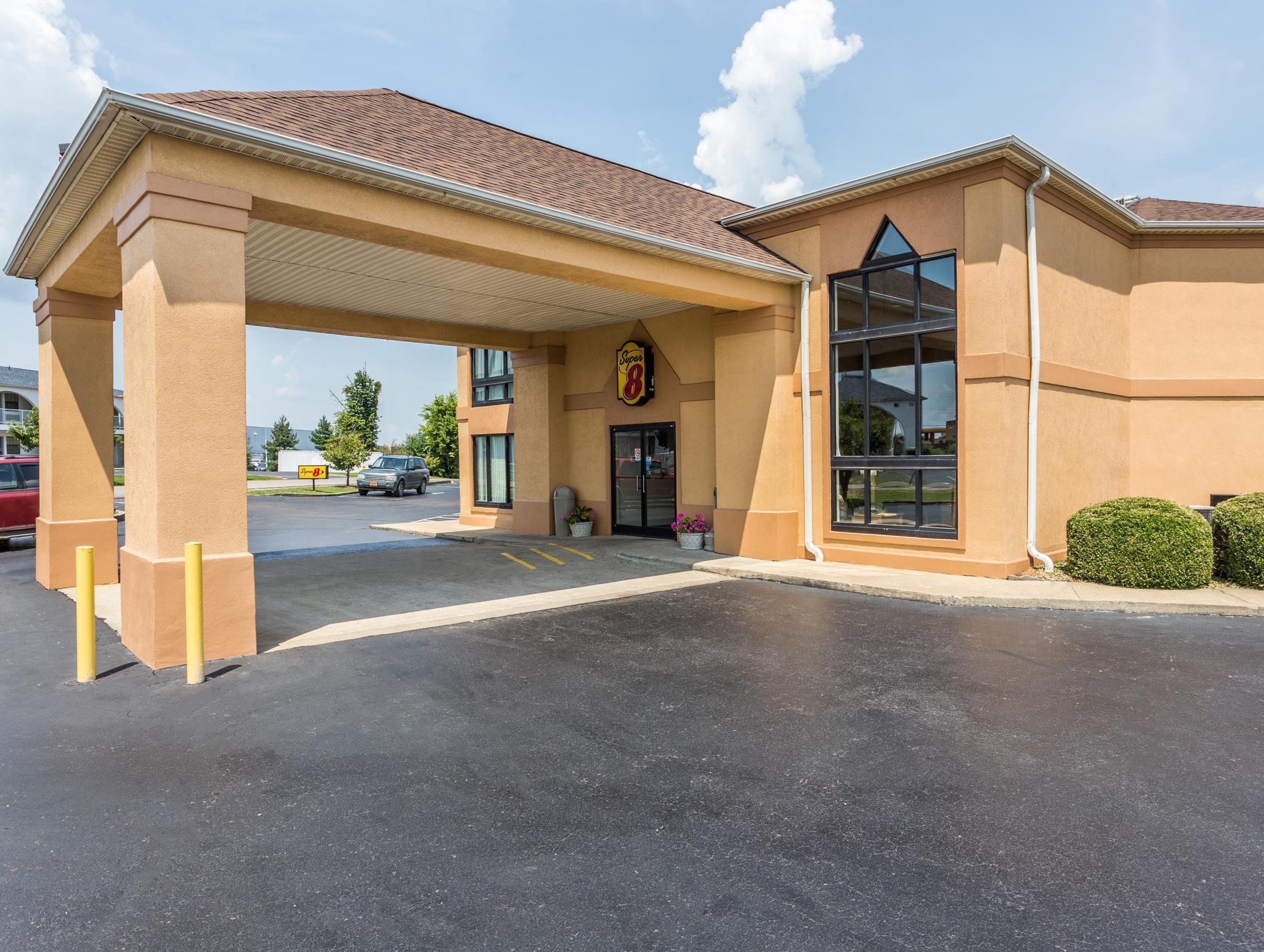 Super 8 By Wyndham Hotel