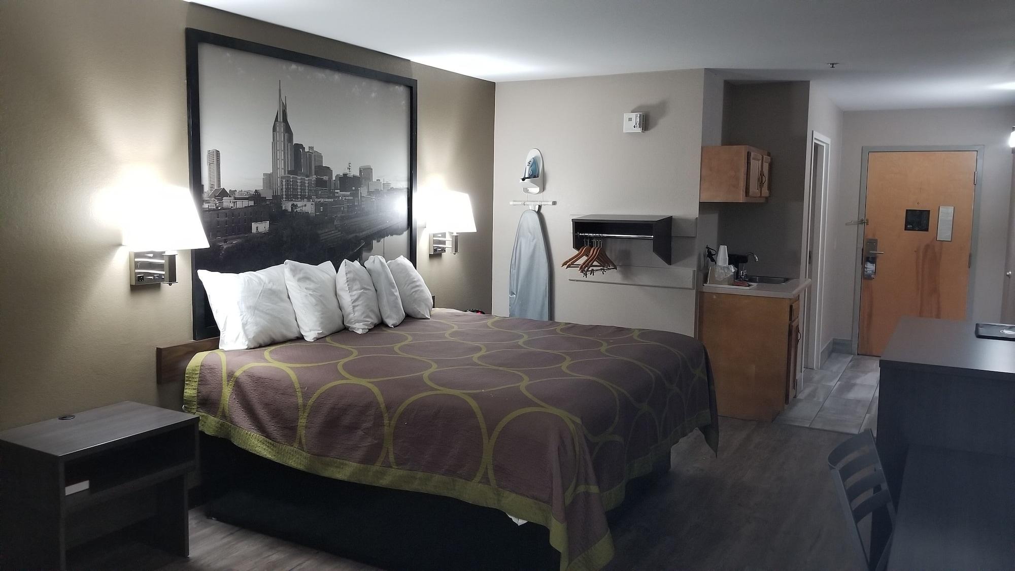 Hotel Super 8 By Wyndham 2*