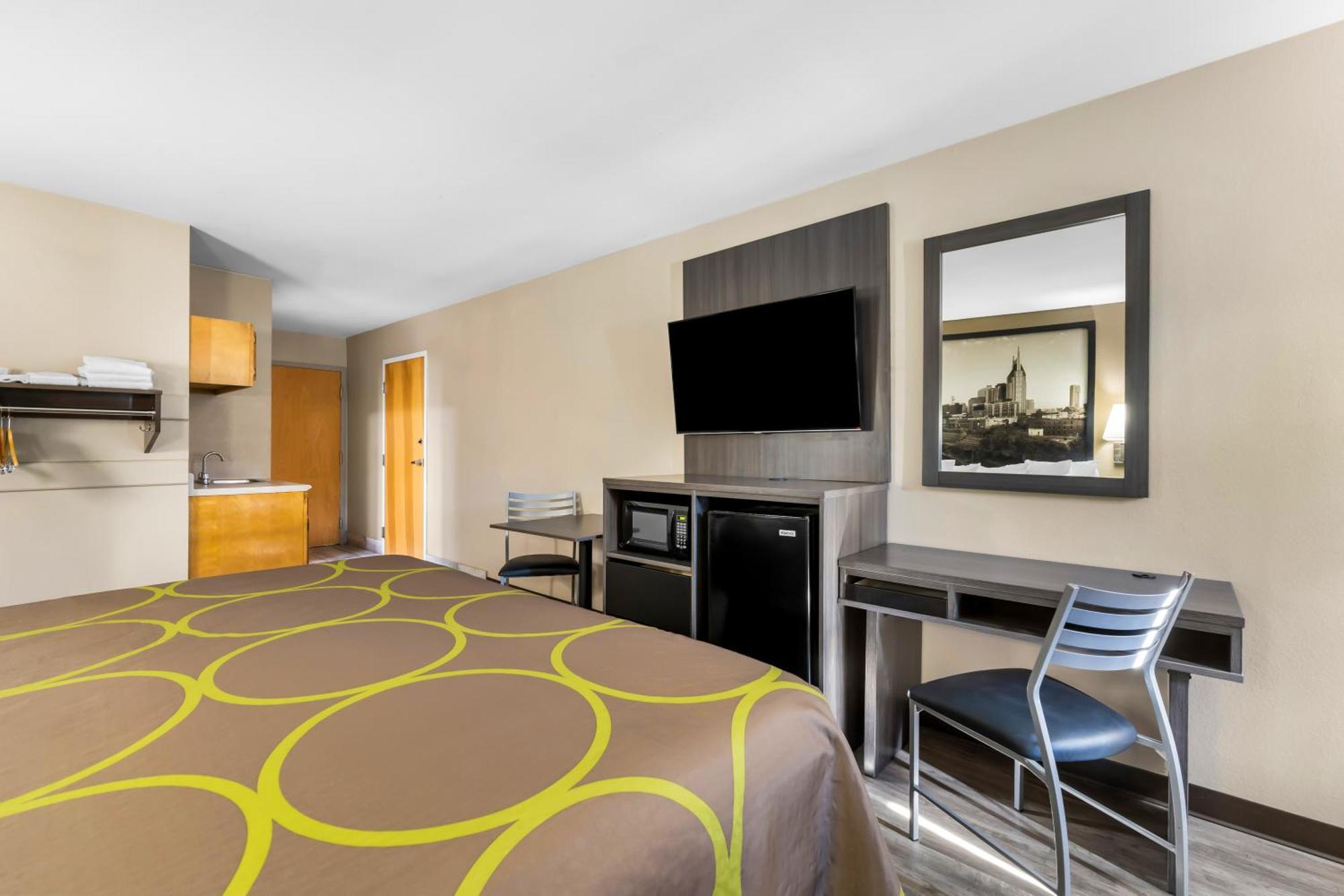Hotel Super 8 By Wyndham Dickson