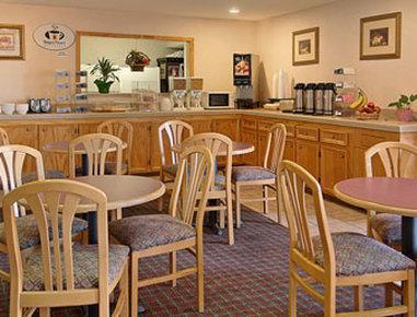 Hotel Super 8 By Wyndham Dickson