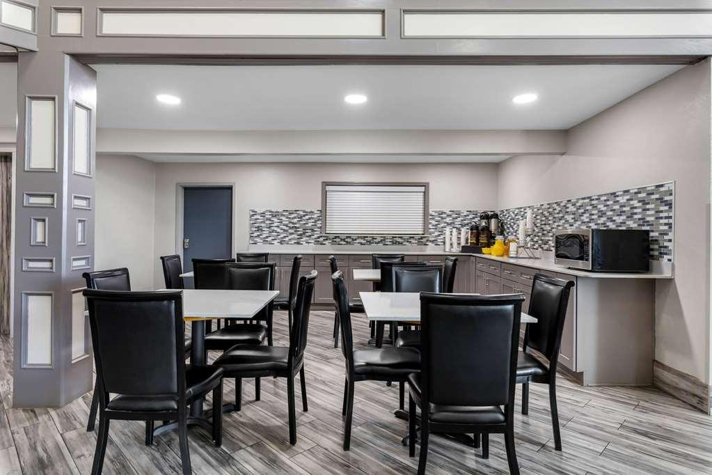 Super 8 By Wyndham Hotel 2*
